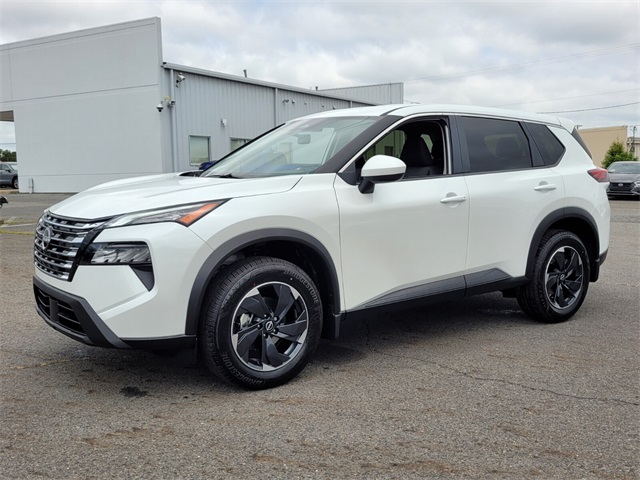 2025 Nissan Rogue SV photo 2