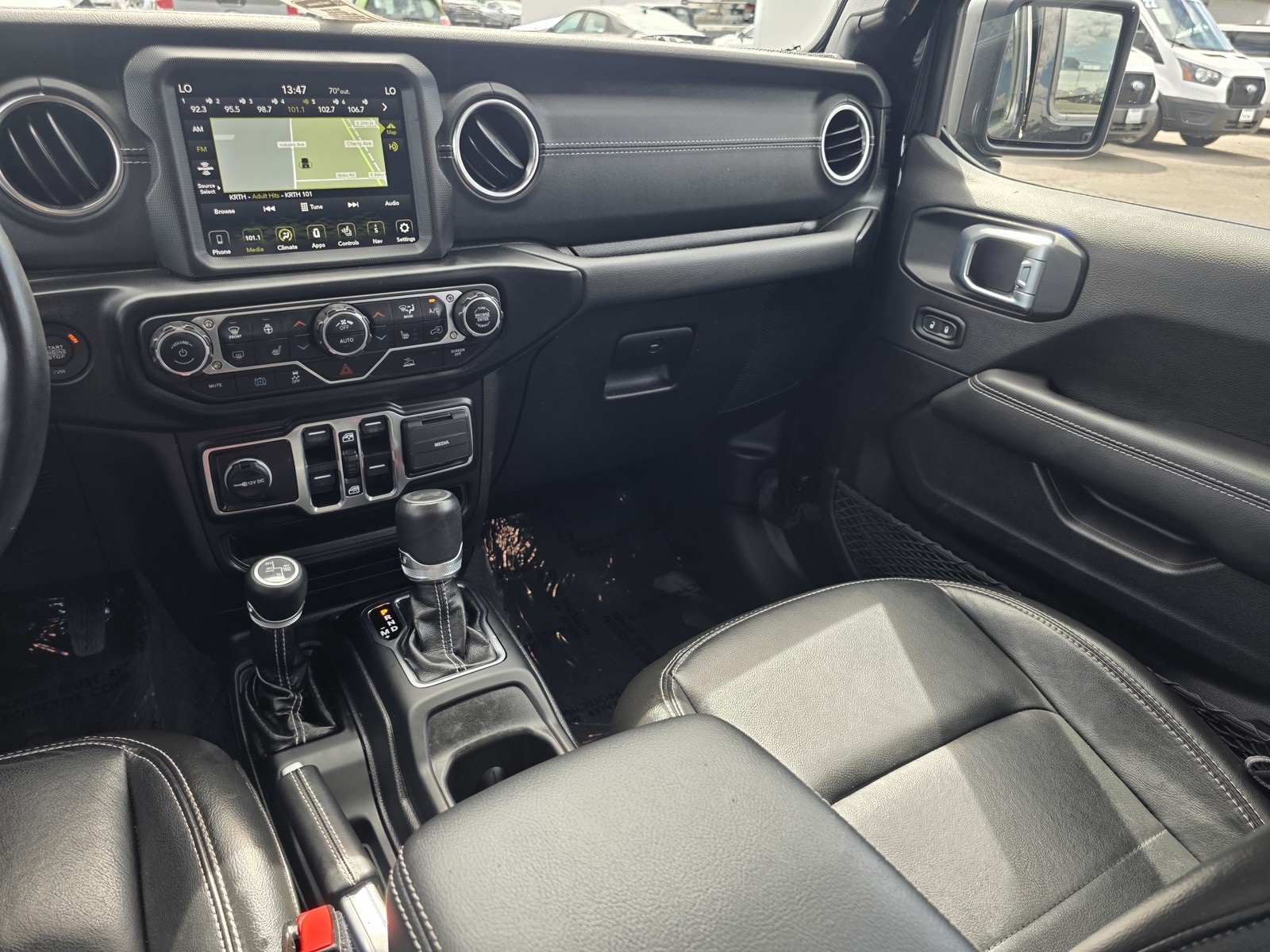 2022 Jeep Wrangler Unlimited Sahara 4xe photo 19