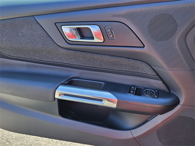 2025 Ford Mustang EcoBoost photo 20