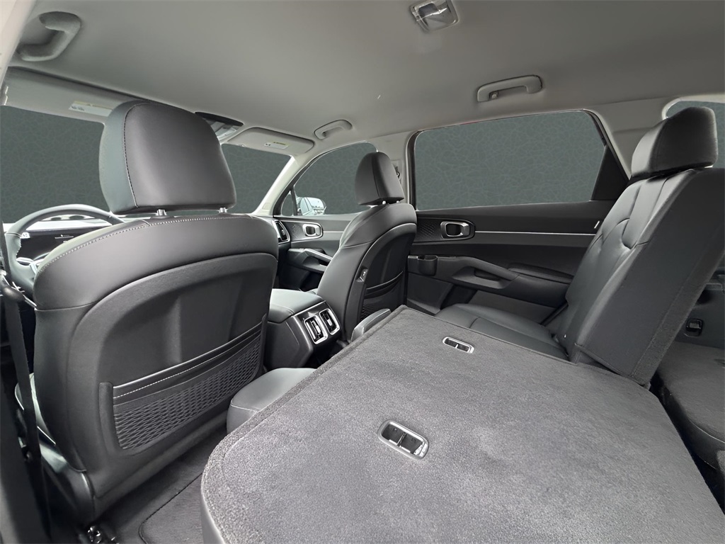 2025 Kia Sorento S photo 19