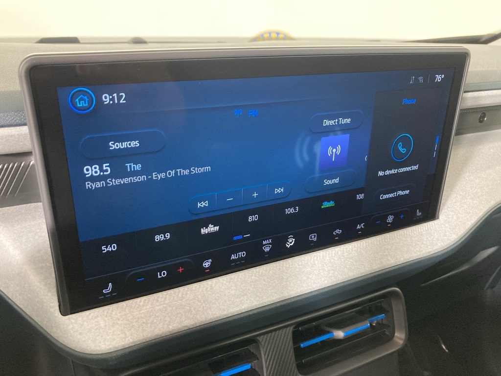 2025 Ford Maverick XLT photo 3