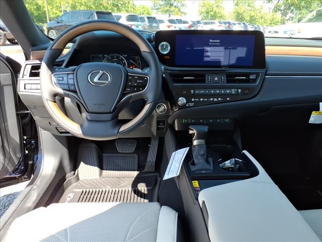 2025 Lexus ES 350 Ultra Luxury photo 13