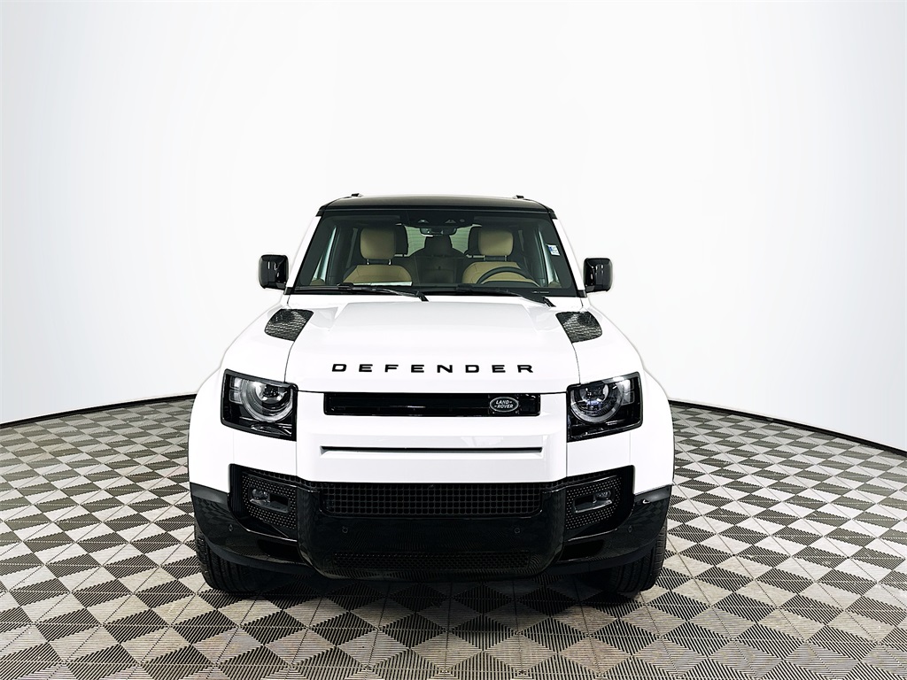 2025 Land Rover Defender 90 X-Dynamic SE photo 2