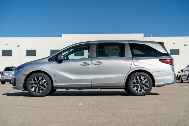 2026 Honda Odyssey EX-L photo 4