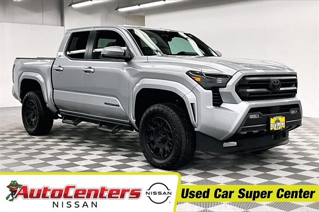 2025 Toyota Tacoma SR5's photo