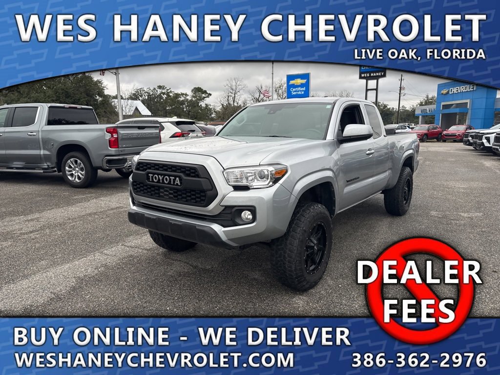 2022 Toyota Tacoma SR5's photo