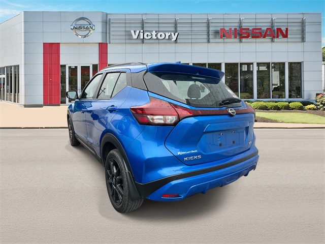 2024 Nissan Kicks SR photo 3