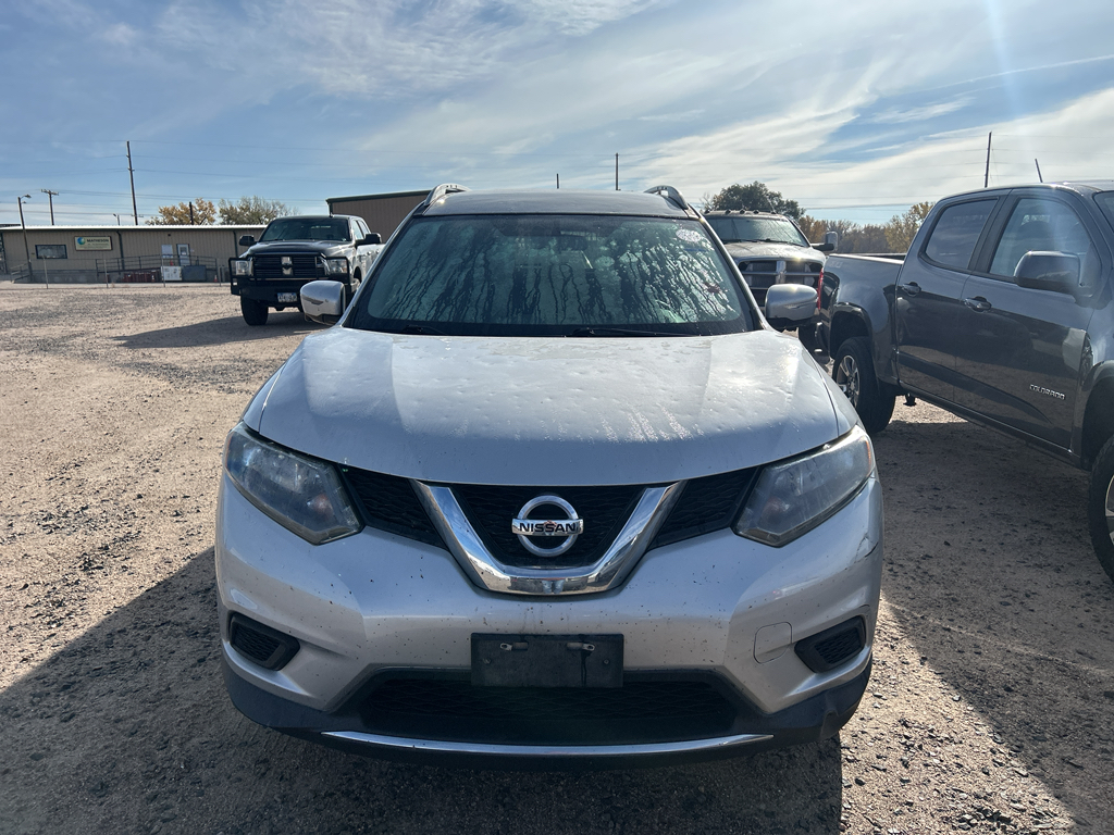 2016 Nissan Rogue SV photo 2