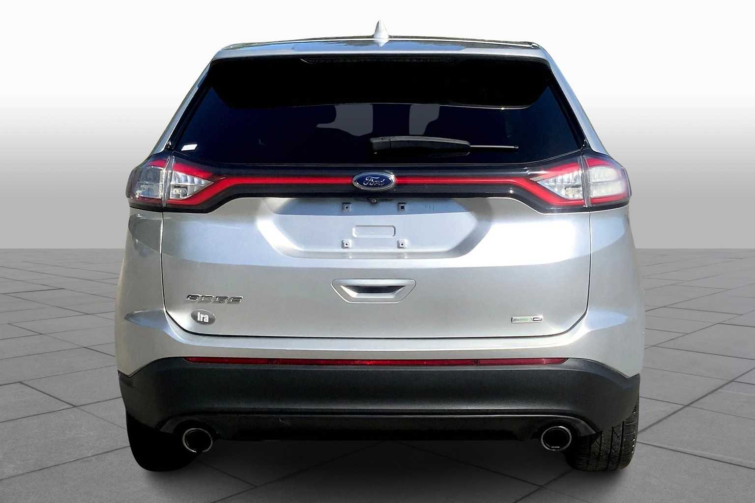 2018 Ford Edge SE photo 3