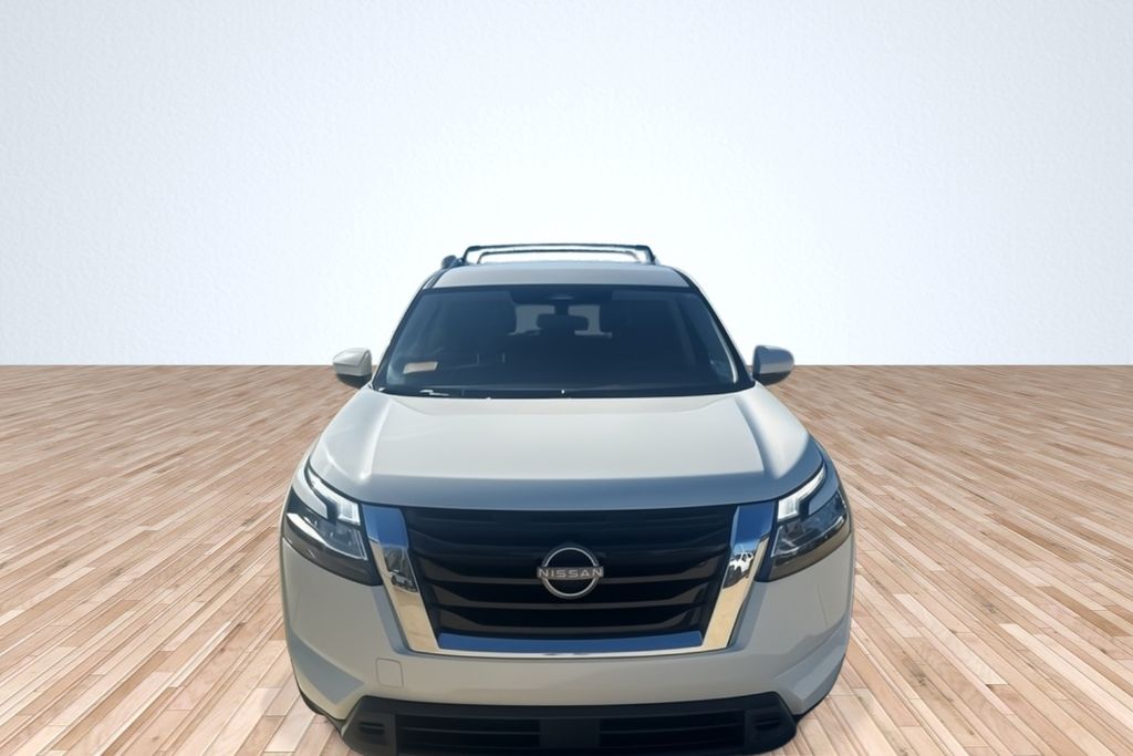 2022 Nissan Pathfinder SV photo 2