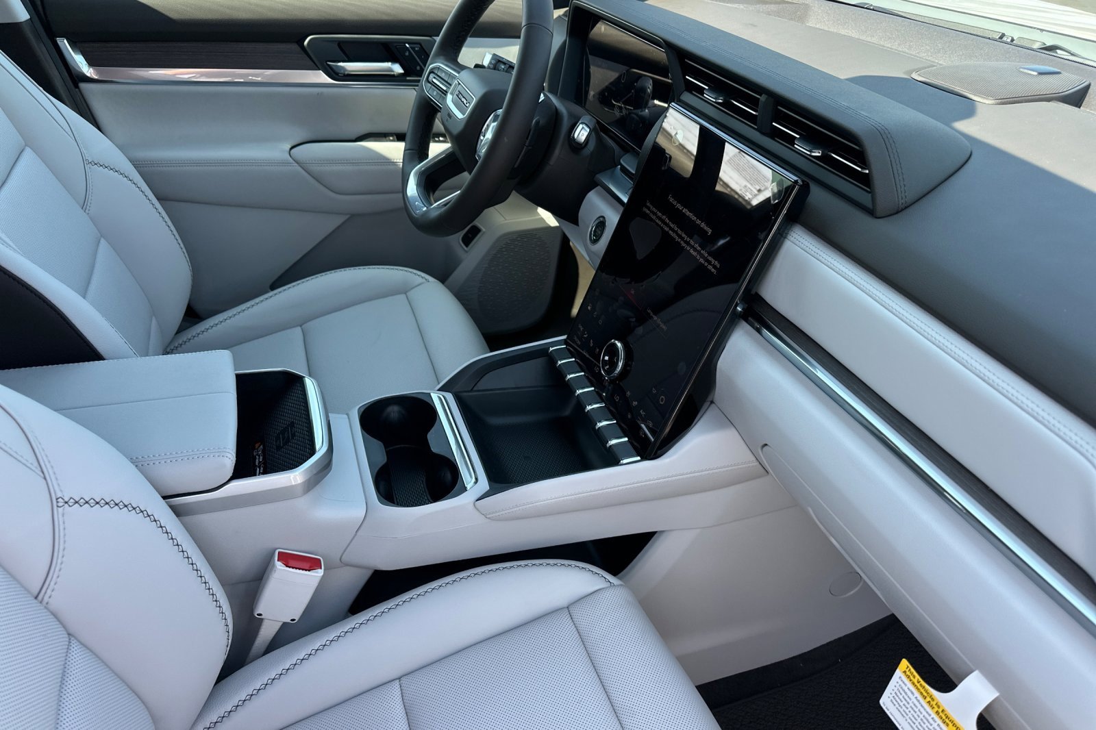2026 Gmc Terrain Denali photo 14
