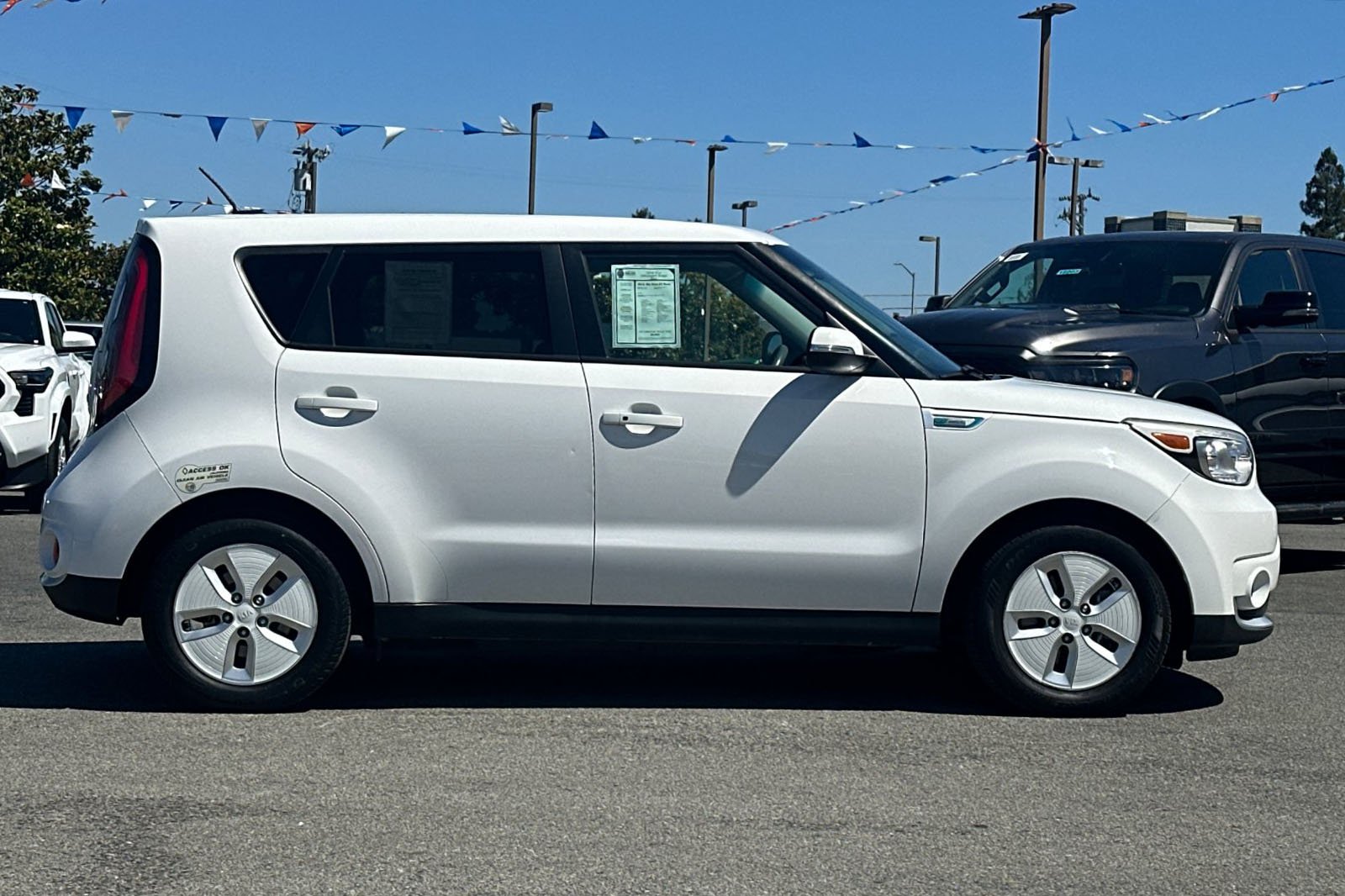 2015 Kia Soul EV Base photo 3