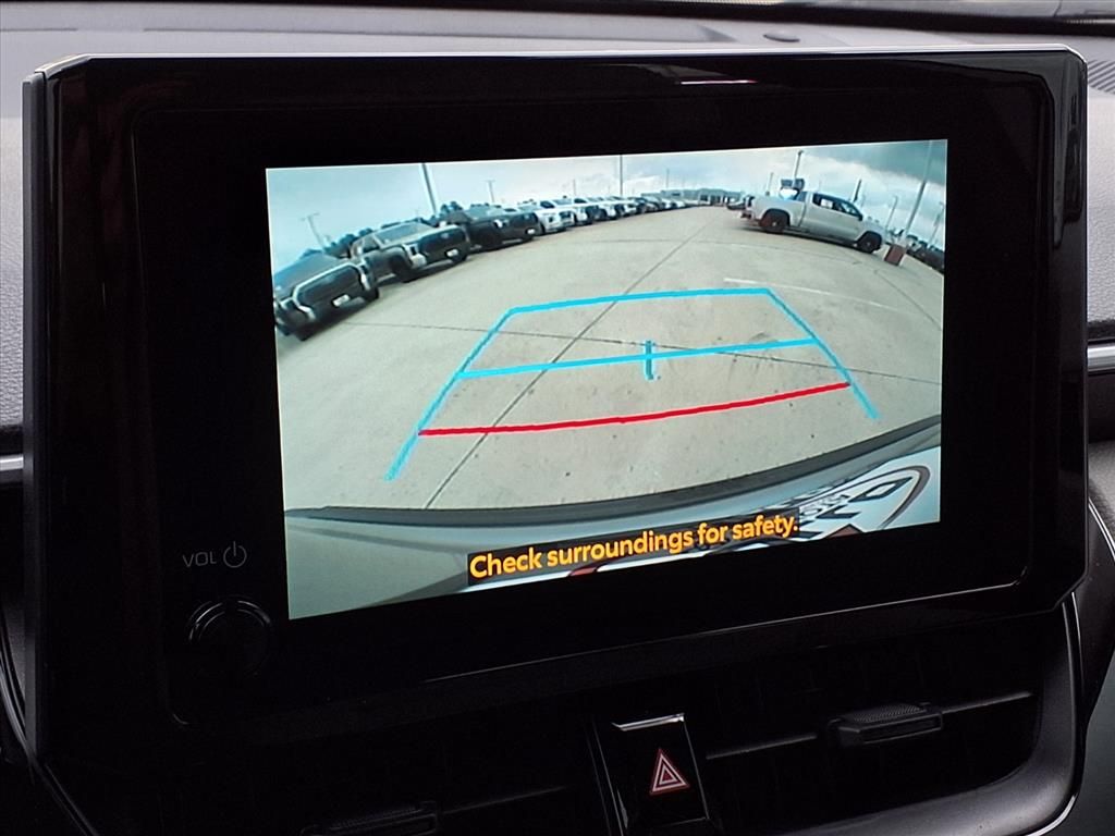 2024 Toyota Corolla Cross LE photo 2