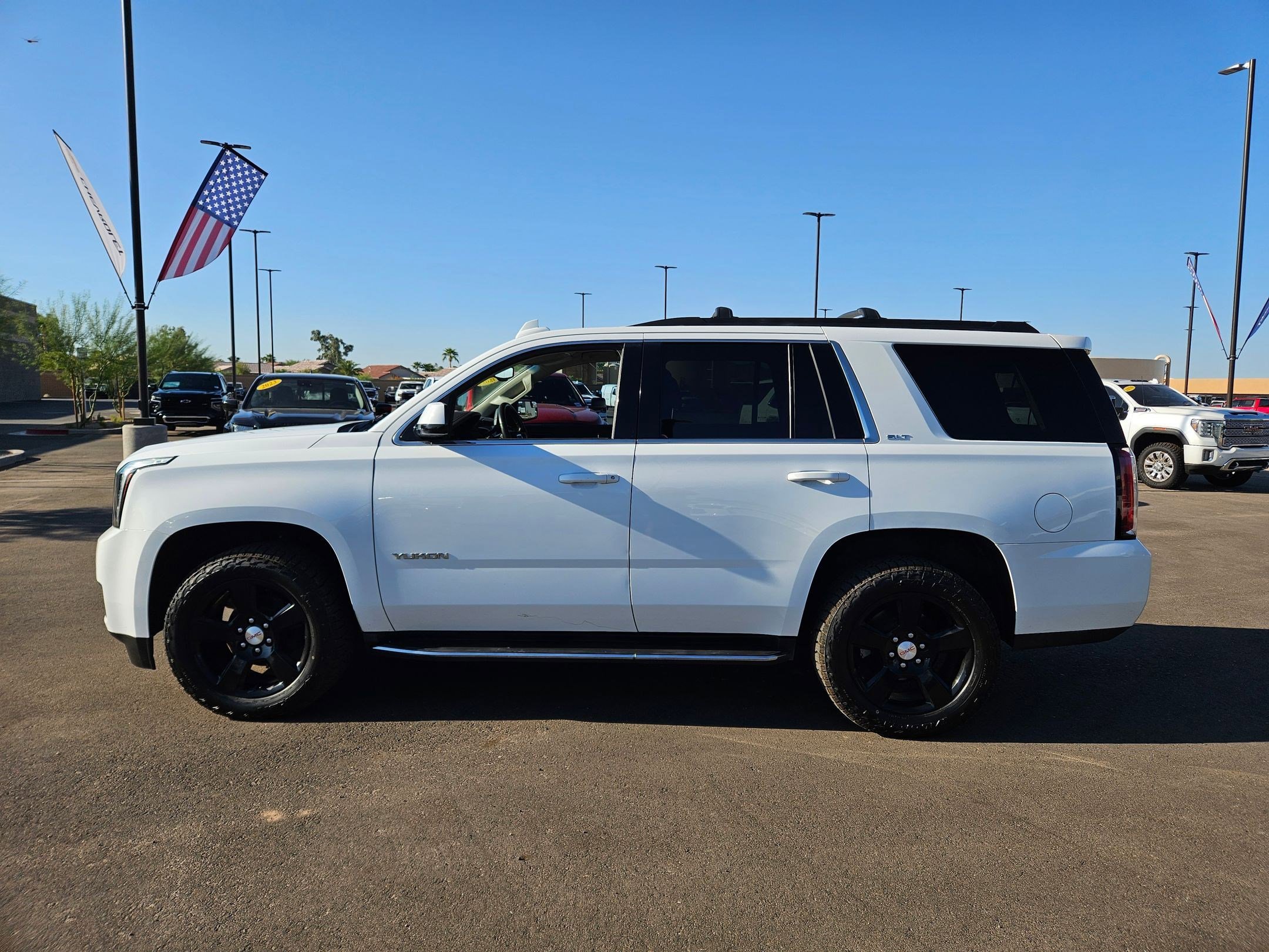 2019 Gmc Yukon SLT photo 2