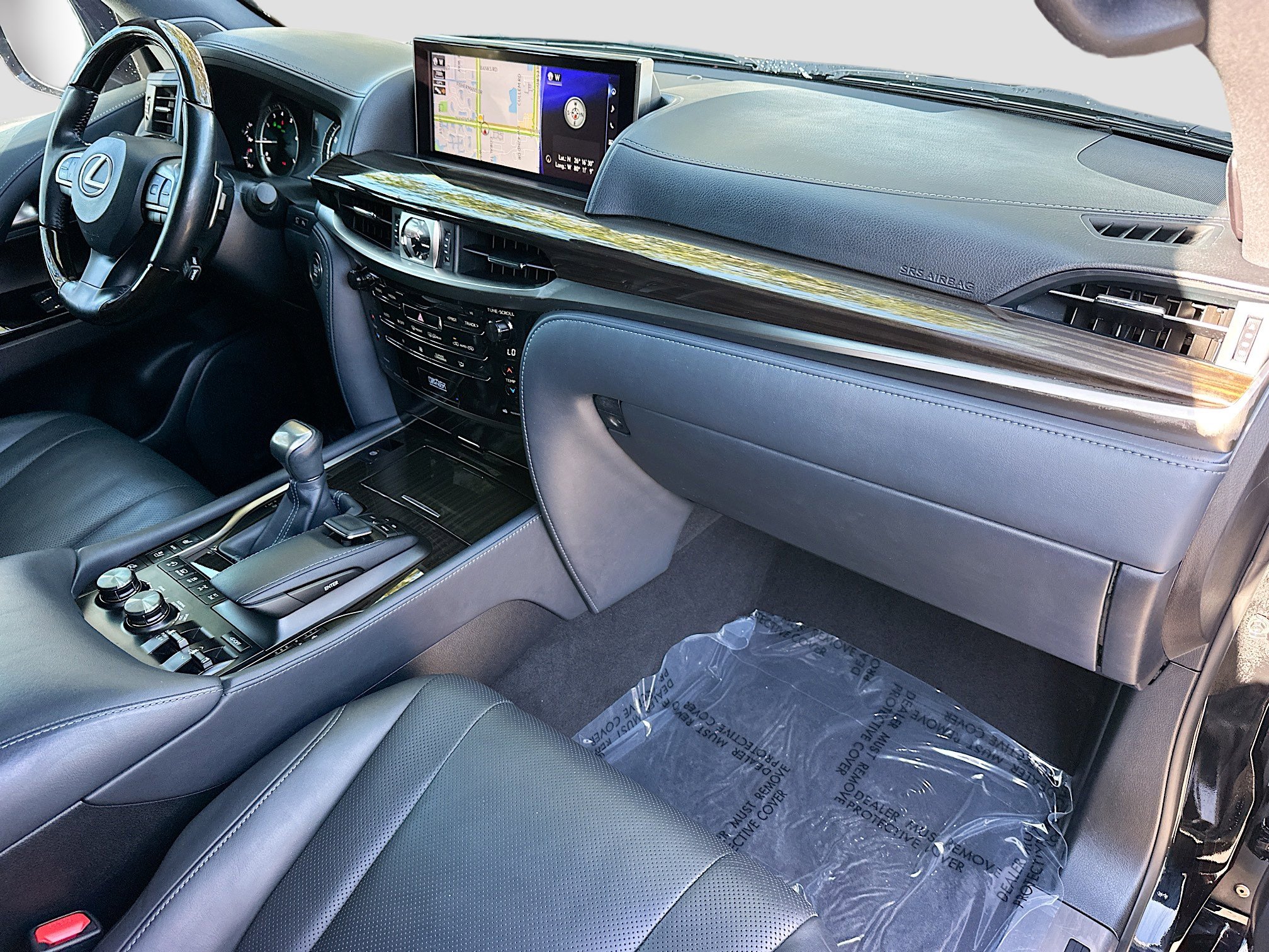 2020 Lexus LX 570 photo 36