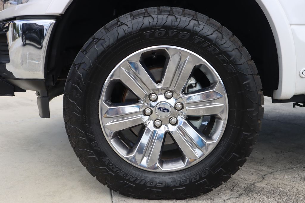 2019 Ford F-150 Lariat photo 30