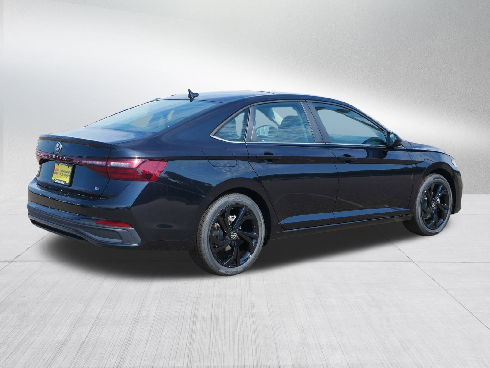 2025 Volkswagen Jetta SE photo 2