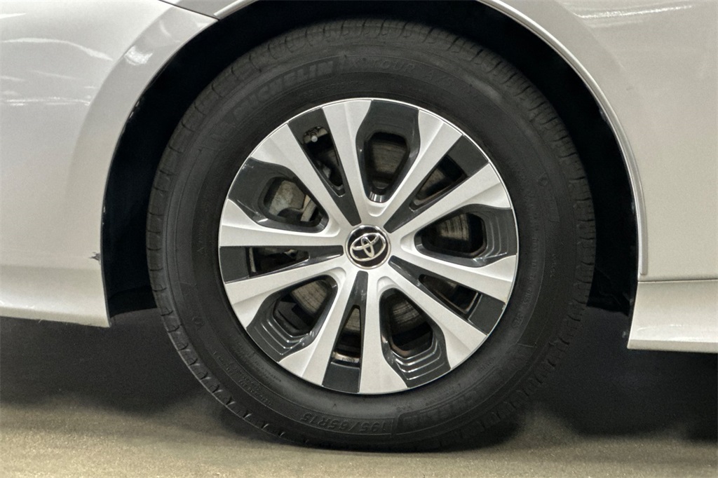 2020 Toyota Prius Prime XLE photo 23