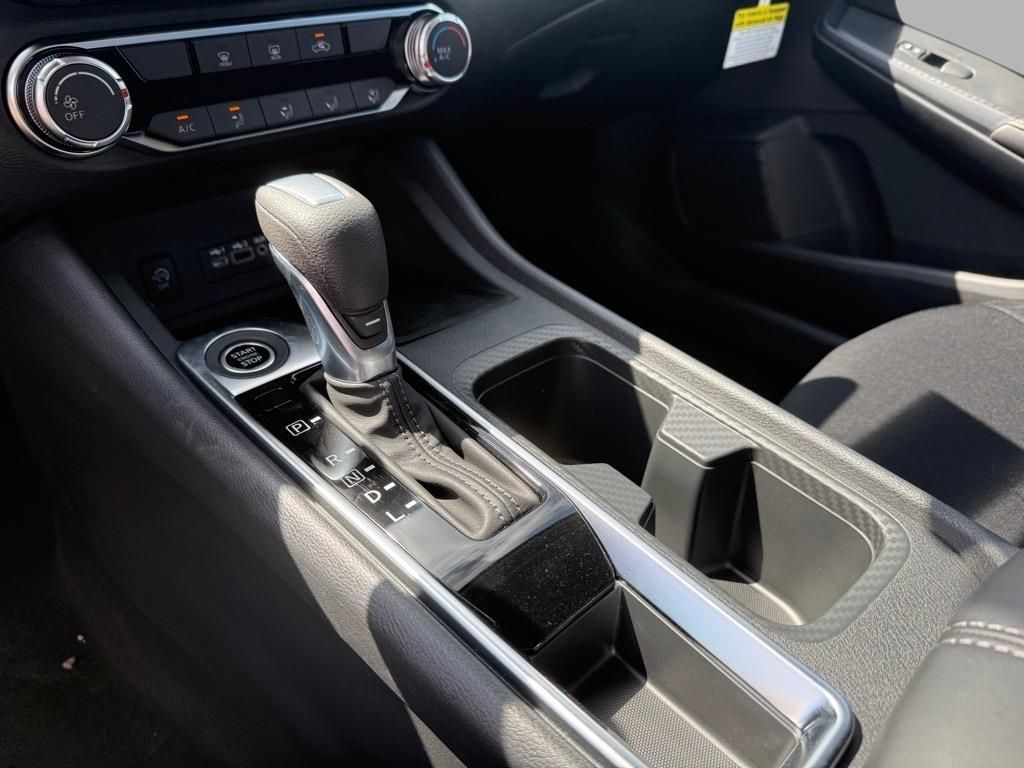 2025 Nissan Sentra SV photo 9