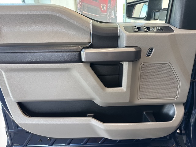 2018 Ford F-350 XLT photo 13