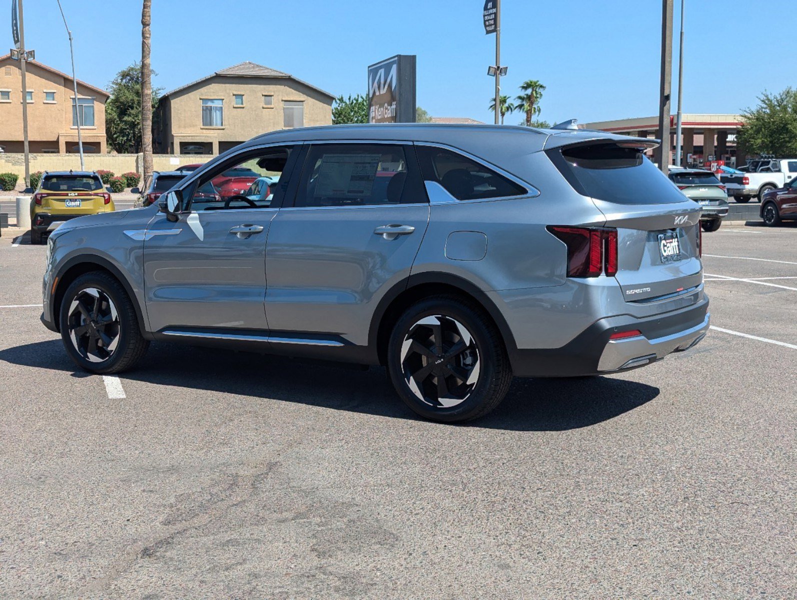 2025 Kia Sorento Plug-In Hybrid EX photo 3