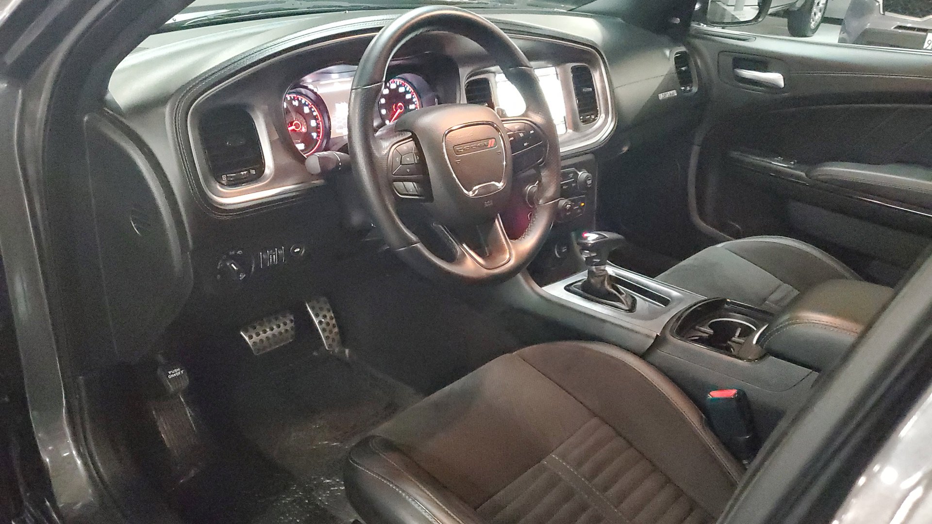 2022 Dodge Charger R/T photo 17