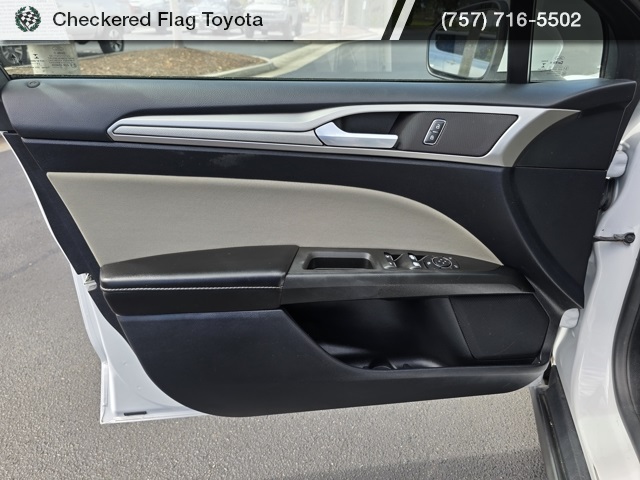 2020 Ford Fusion S photo 18