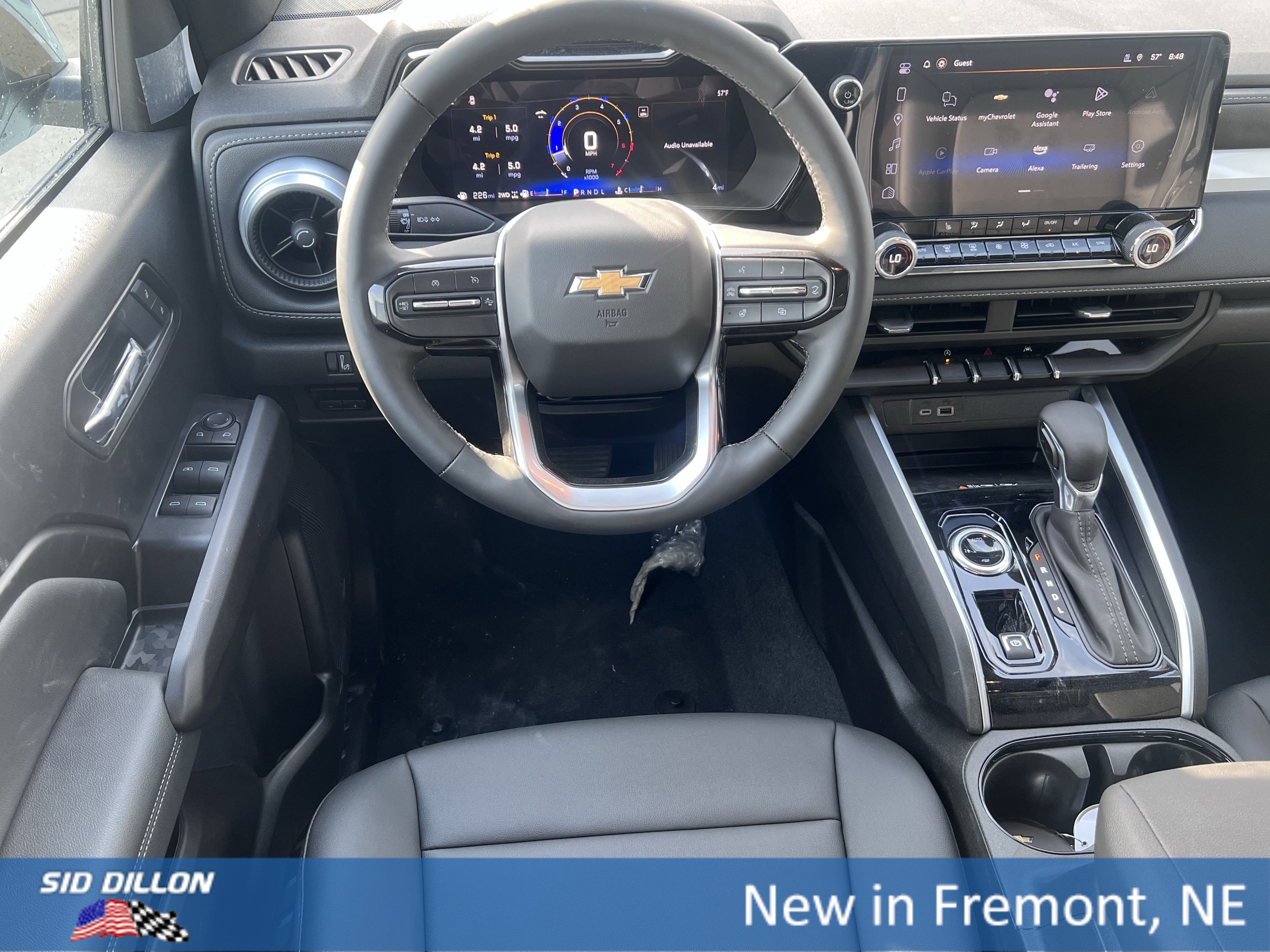2025 Chevrolet Colorado Work Truck LT photo 4