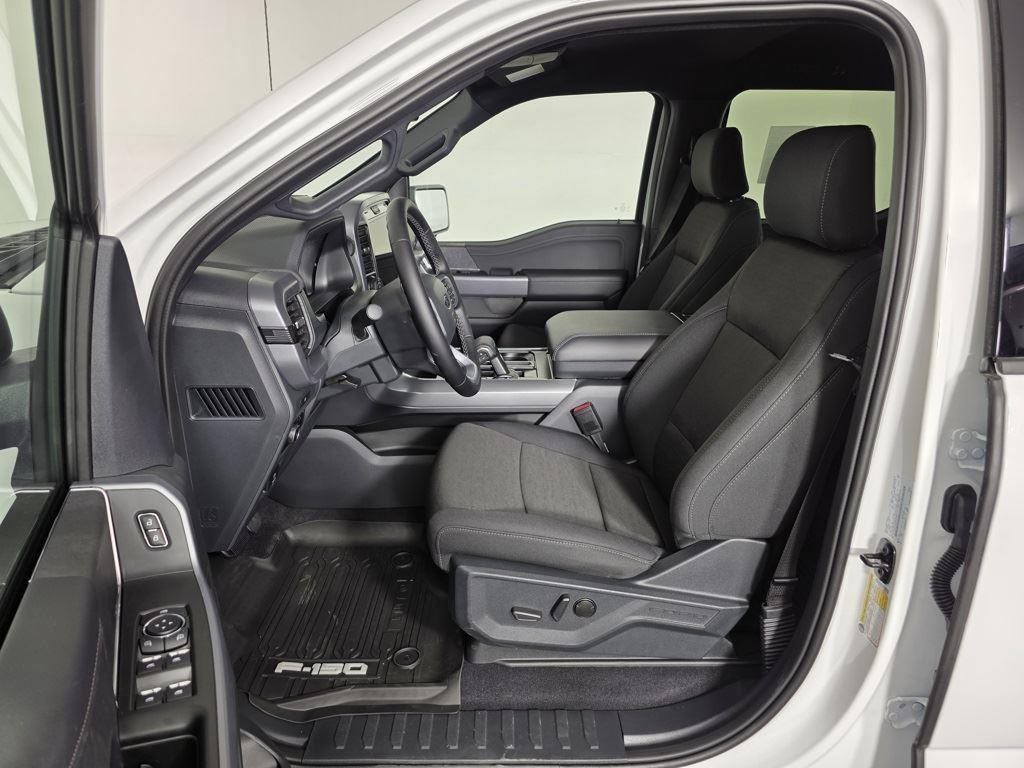 2025 Ford F-150 XLT photo 12