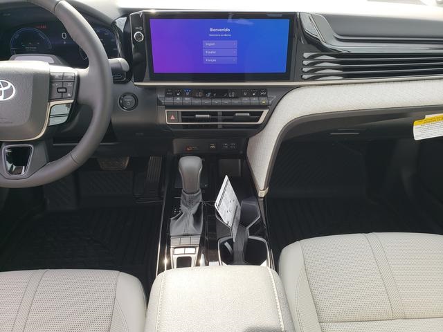 2025 Toyota Camry XLE photo 14