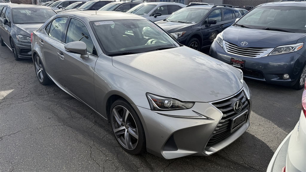 2017 Lexus IS 300's photo