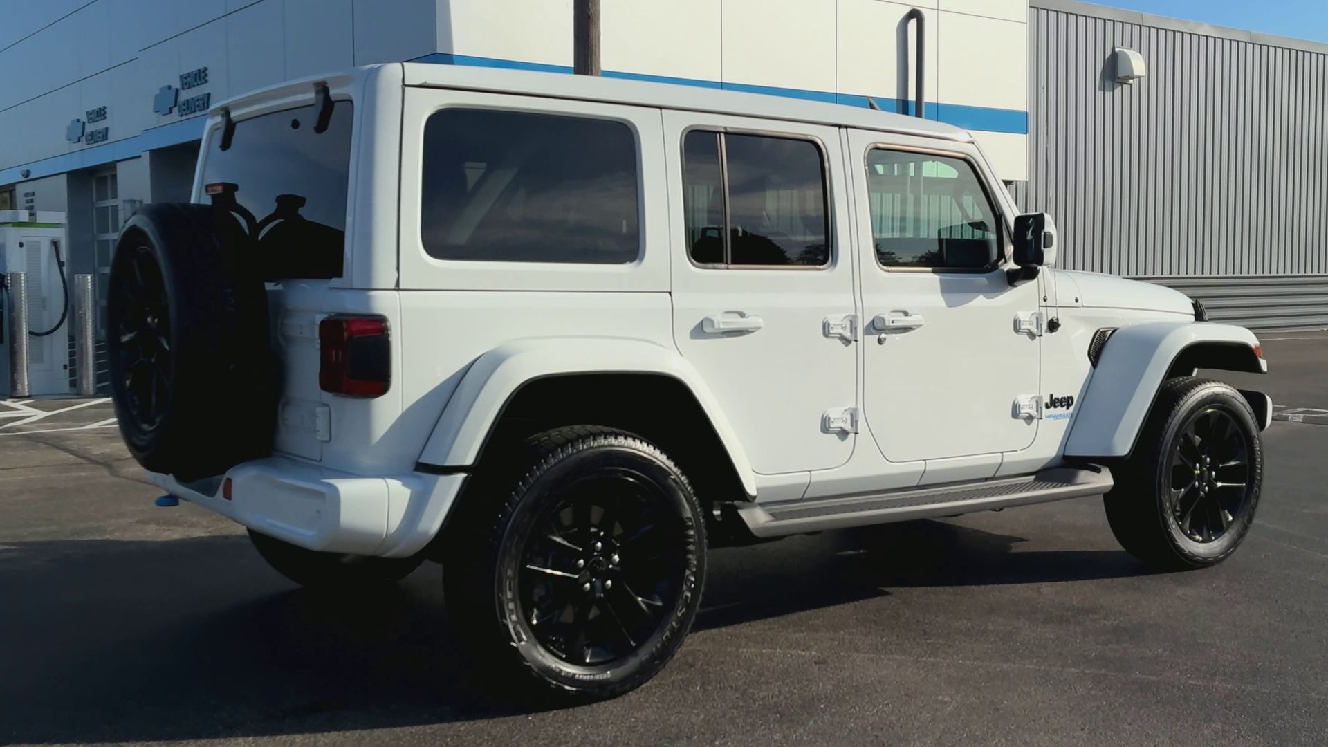 2021 Jeep Wrangler 4xe Unlimited Sahara High Altitude photo 2
