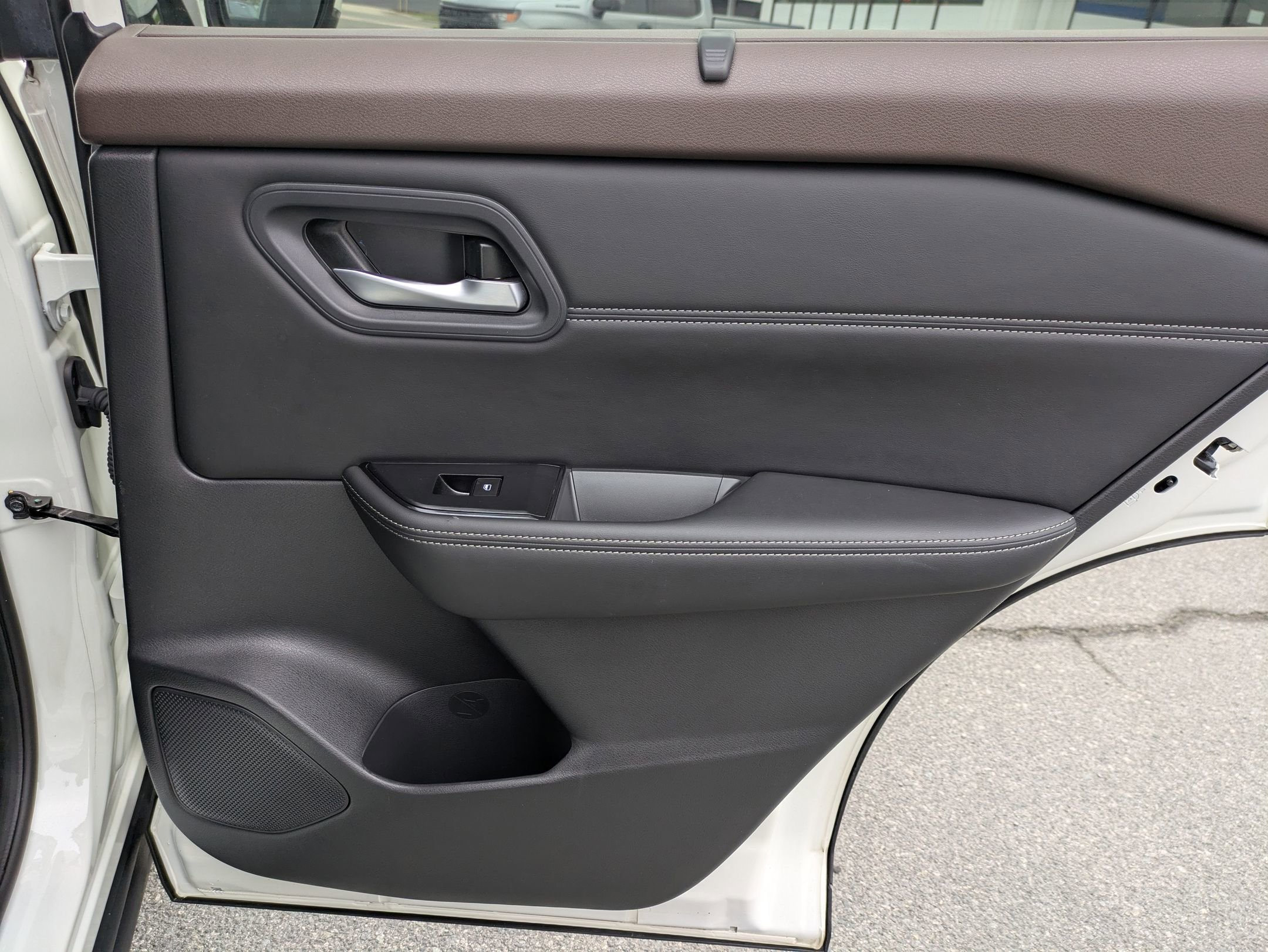 2023 Nissan Rogue SV photo 34