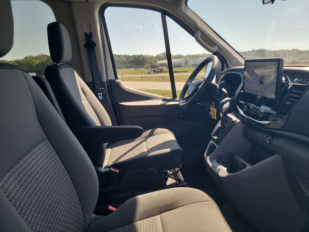 2025 Ford Transit photo 21