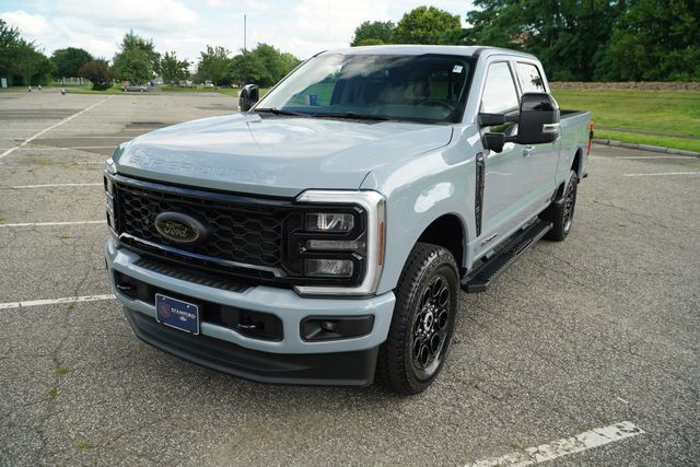 2025 Ford F-250 Lariat photo 4