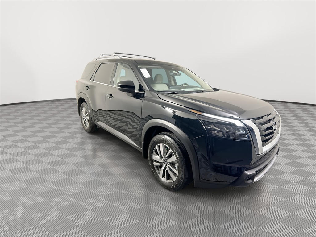 2025 Nissan Pathfinder SL photo 2