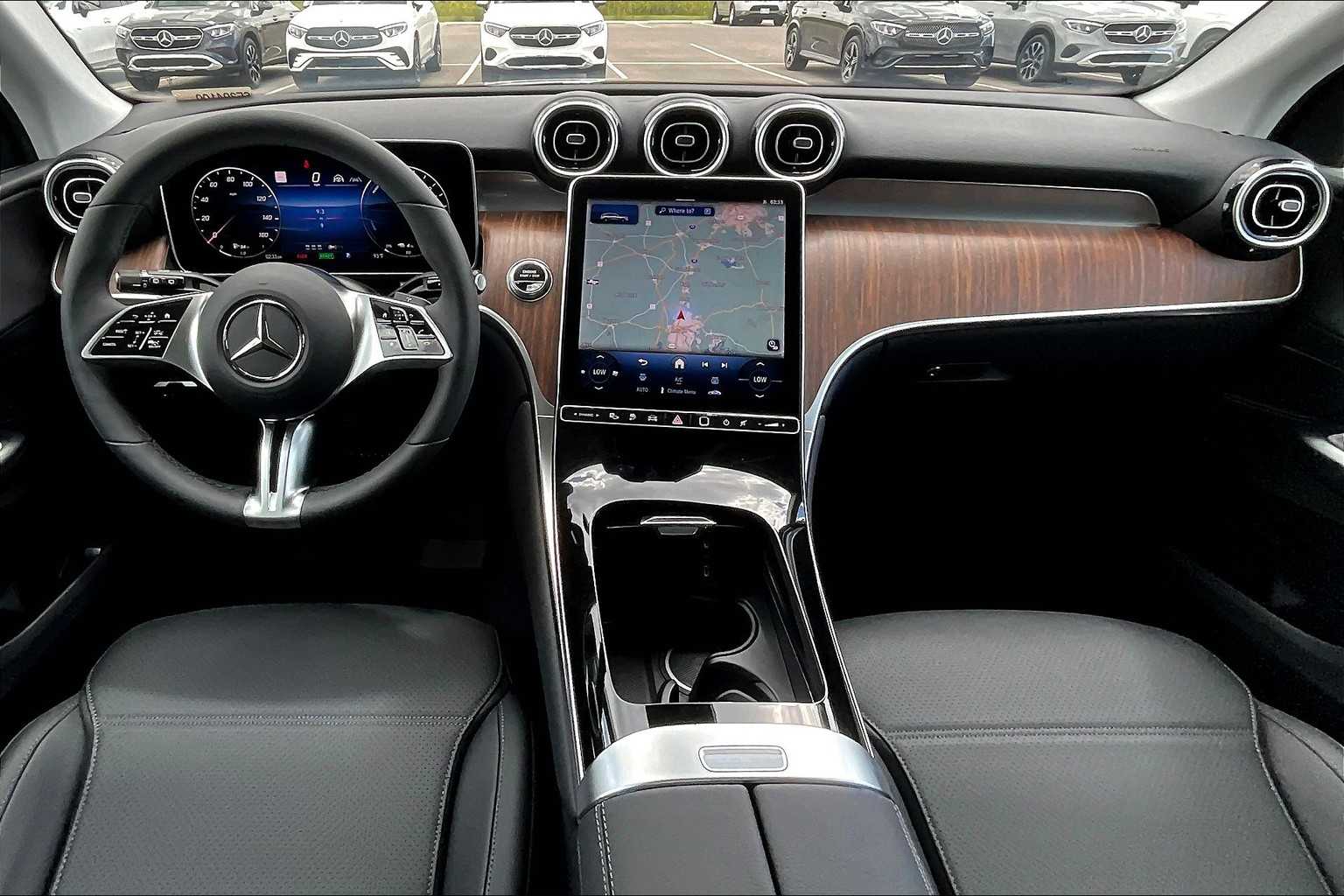 2025 Mercedes Benz GLC 350e 4MATIC photo 4