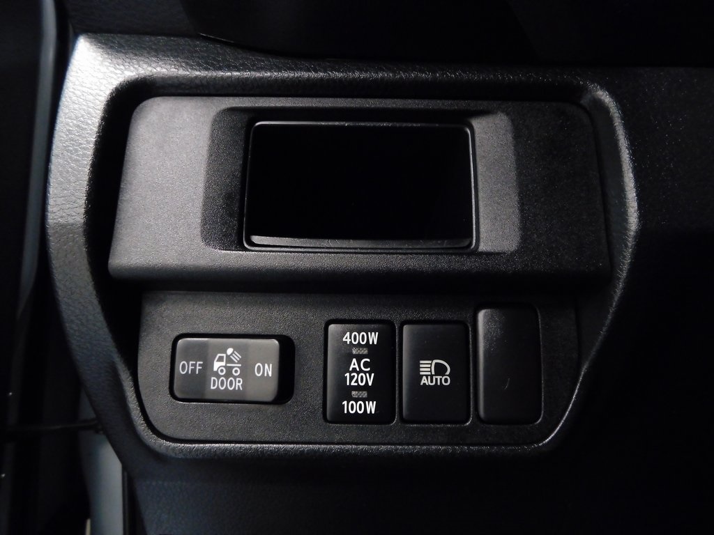2018 Toyota Tacoma TRD Sport photo 20