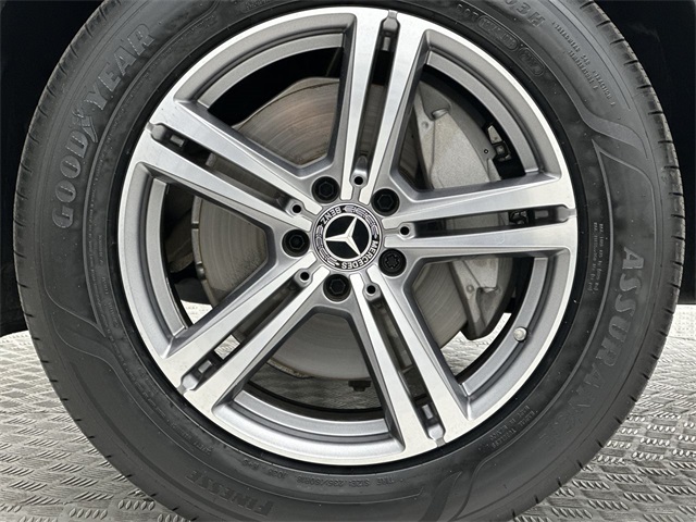 2020 Mercedes Benz GLC 300 4MATIC photo 2