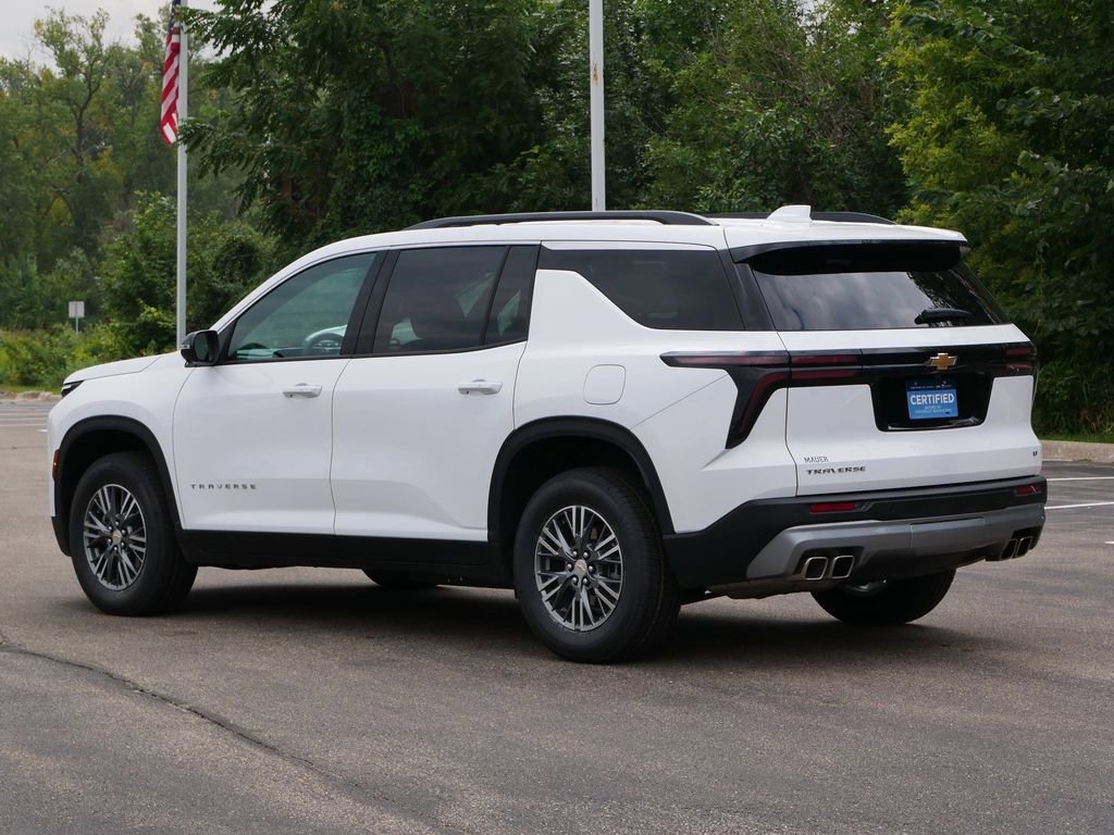 2024 Chevrolet Traverse photo 3