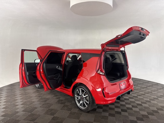 2020 Kia Soul GT-Line photo 14