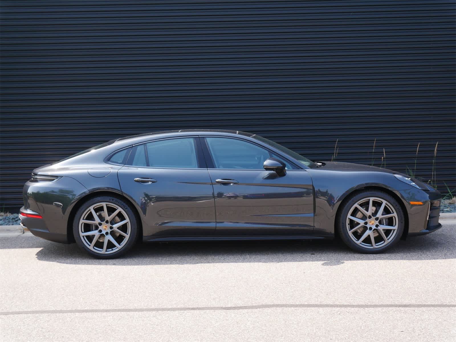2025 Porsche Panamera 4 photo 21