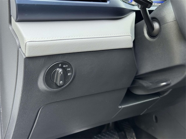 2024 Volkswagen Taos SE photo 27