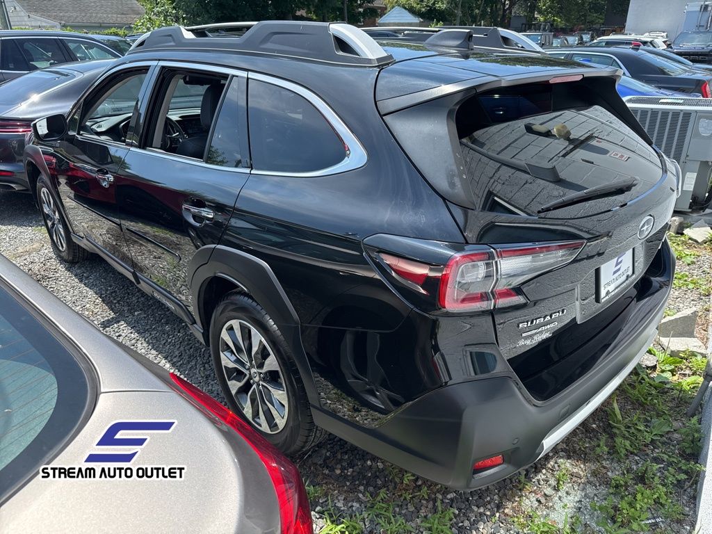 2023 Subaru Outback Touring photo 3