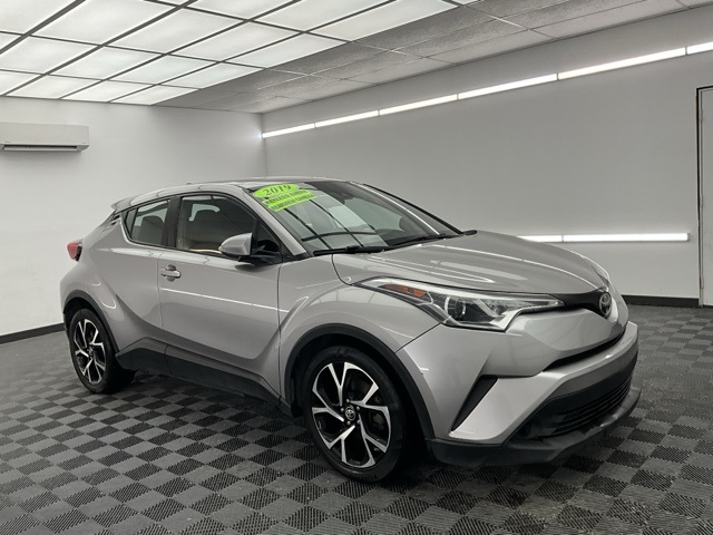 2019 Toyota C-HR XLE photo 3