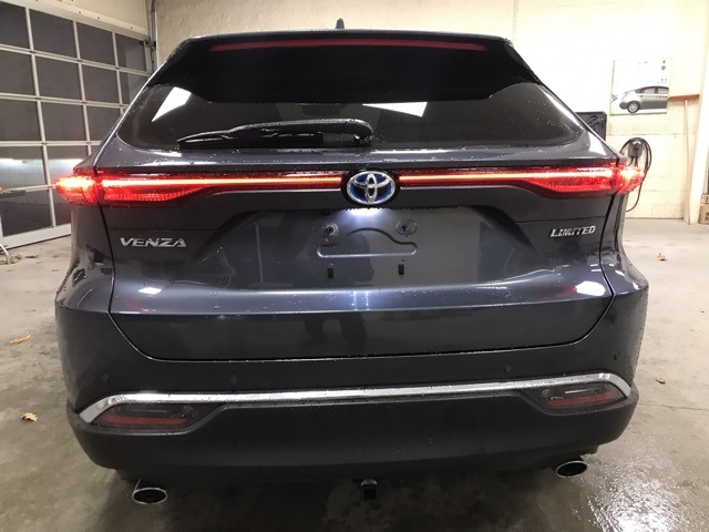 2023 Toyota Venza Limited photo 4