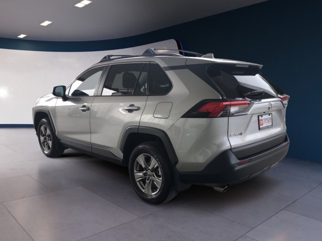 2024 Toyota RAV4 XLE photo 2