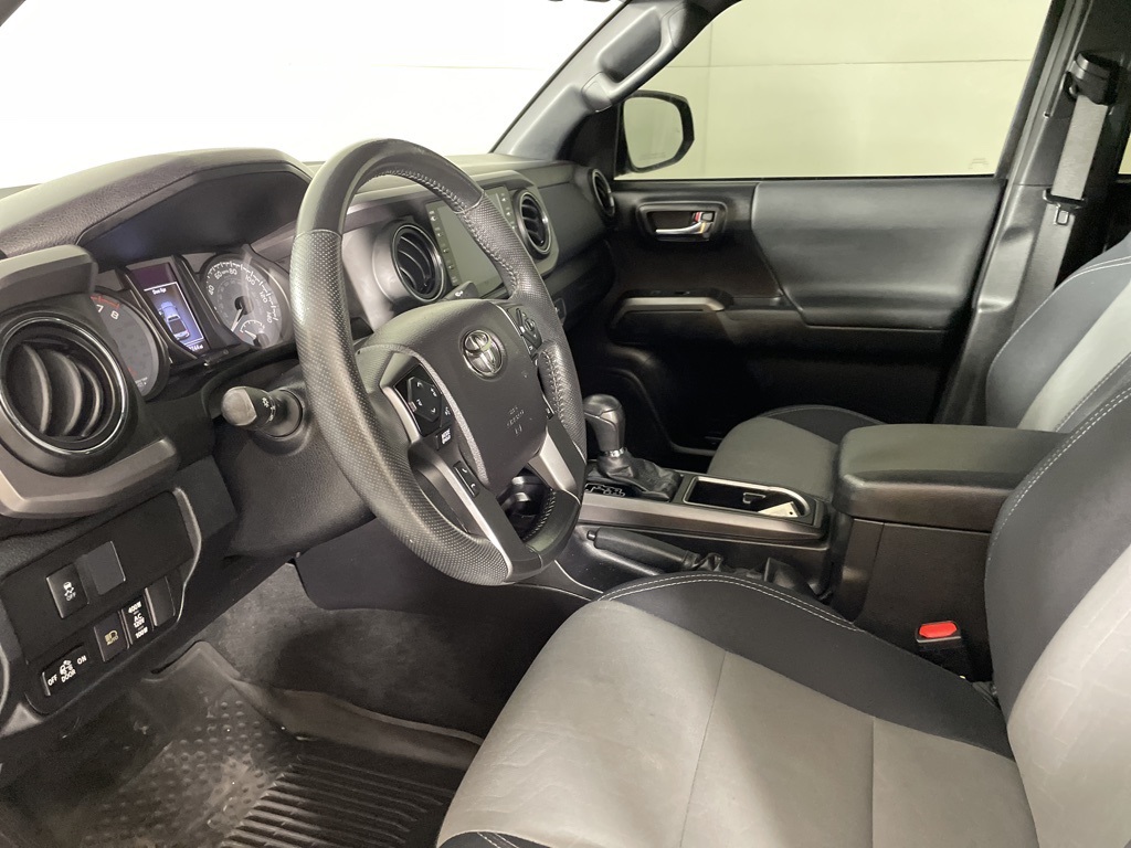 2021 Toyota Tacoma TRD Off-Road photo 19