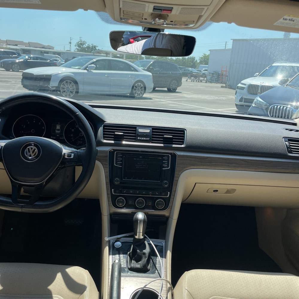 2018 Volkswagen Passat 2.0T SE photo 9
