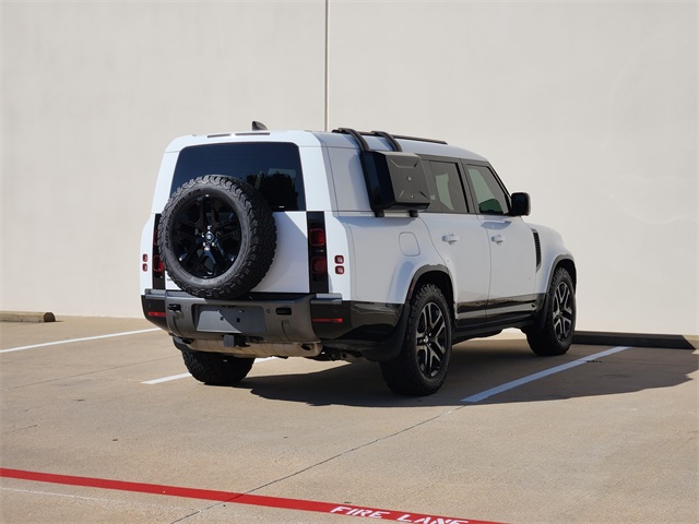 2024 Land Rover Defender 130 Outbound photo 4